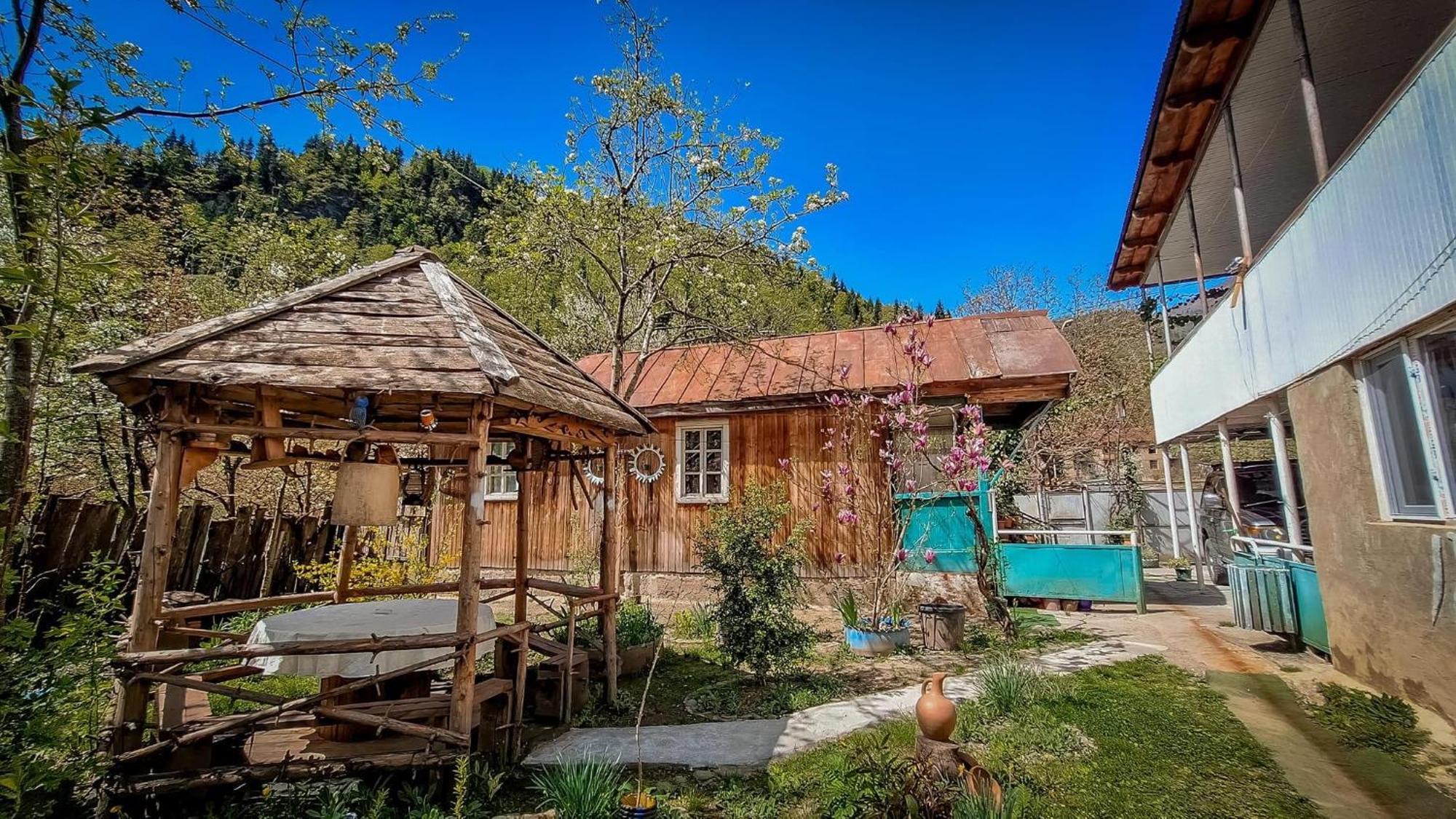 Guest House "Svaneti" Lentekhi Exteriér fotografie
